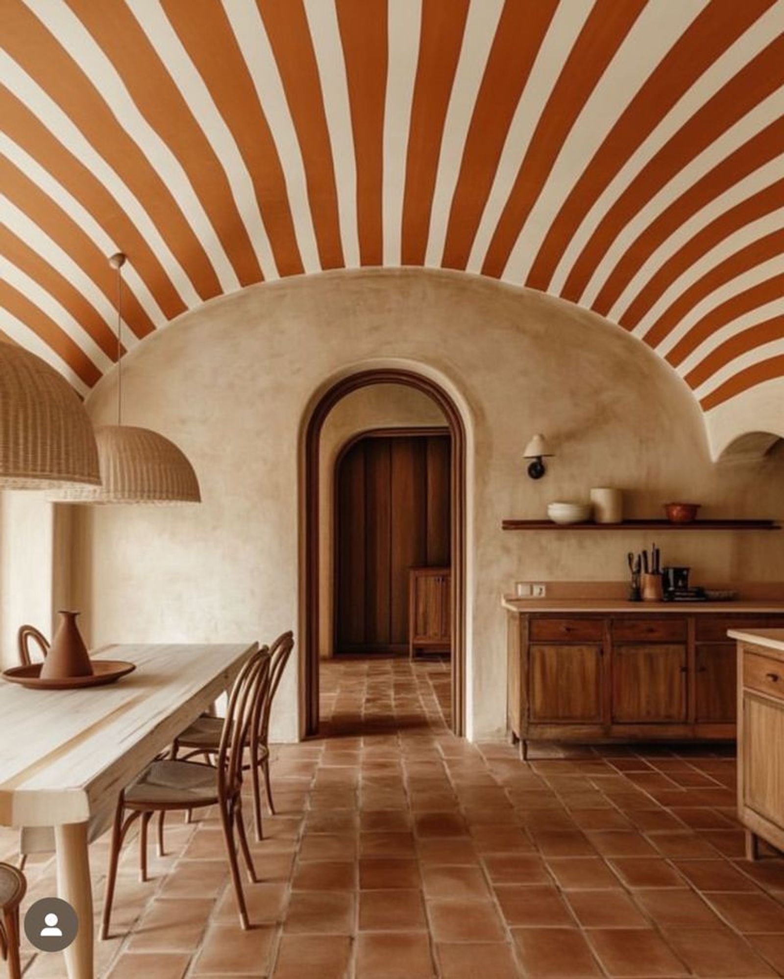 Striped vault ceiling