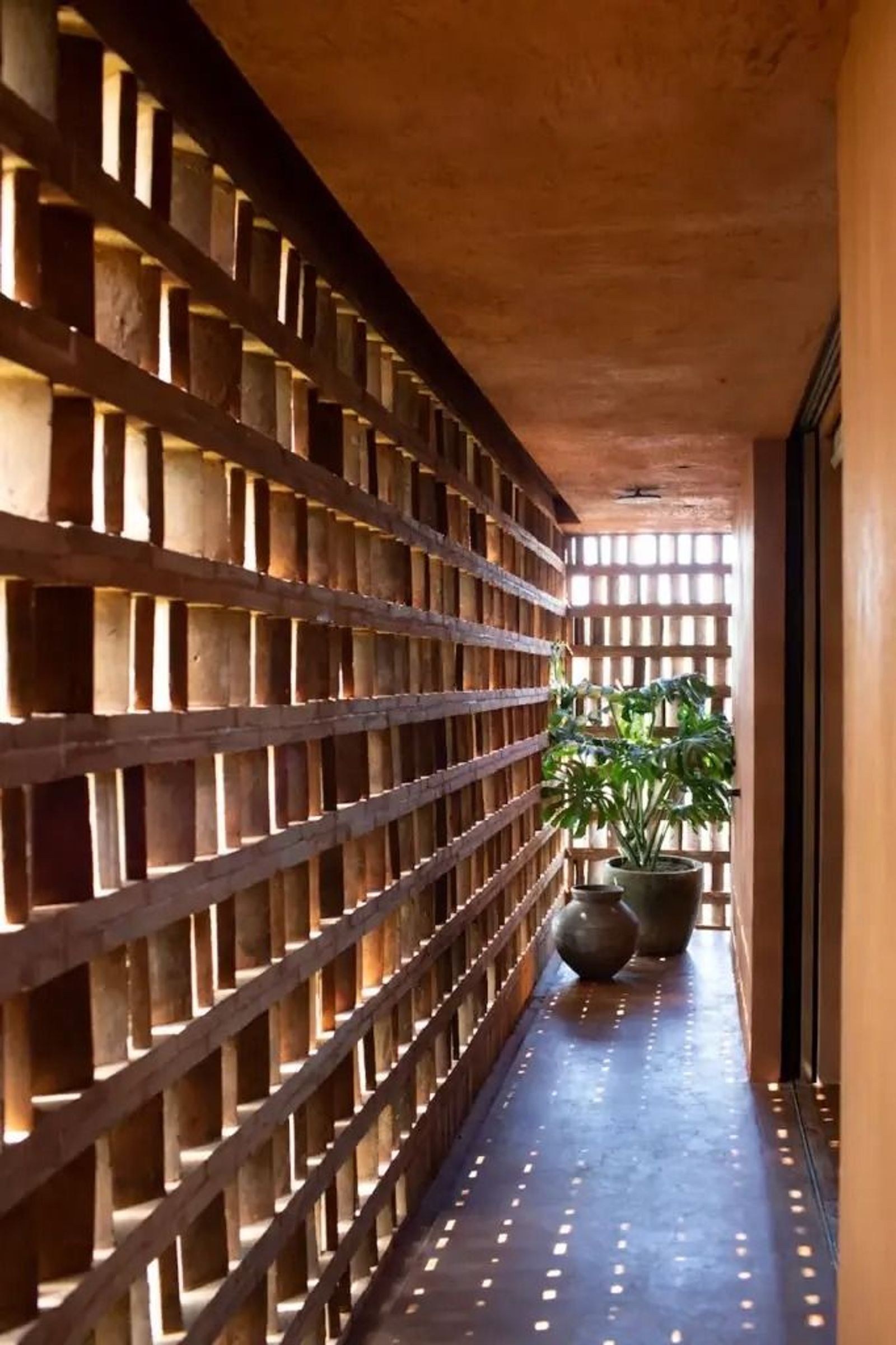 Hotel Bali timber lattice corridor