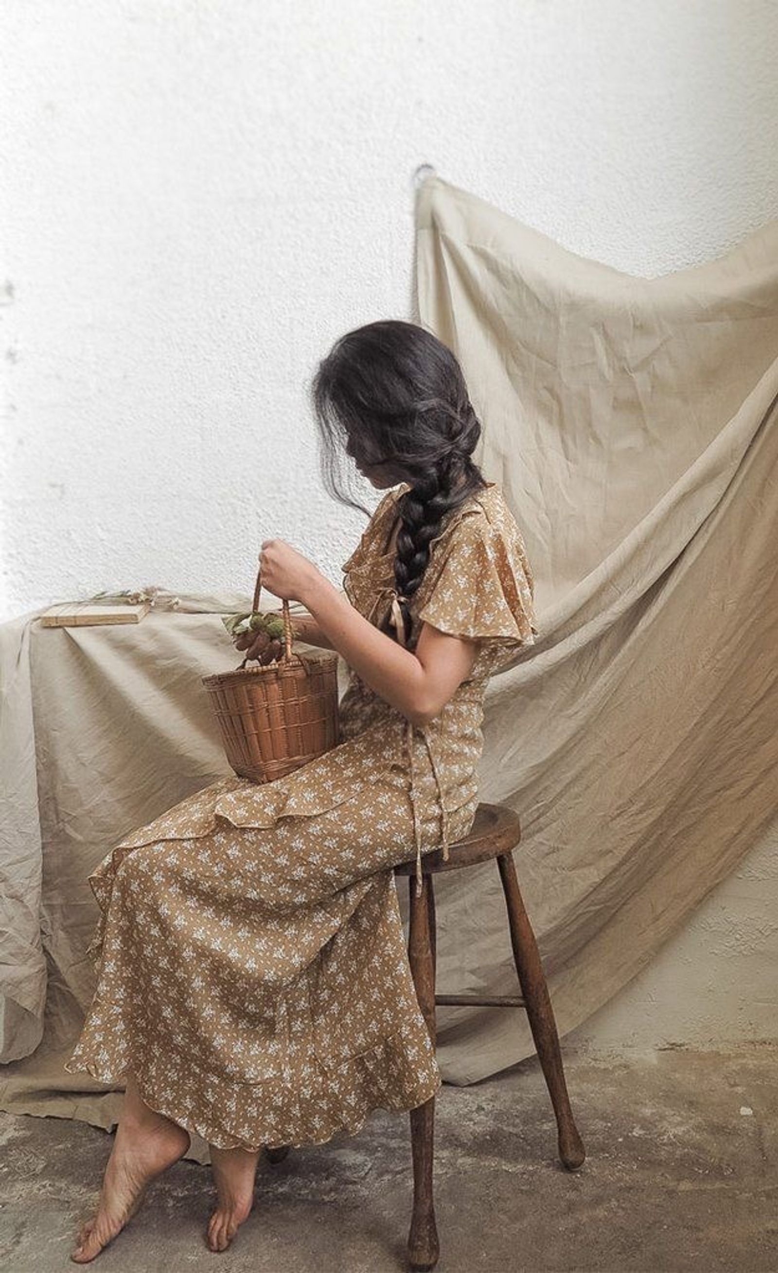 Woman with braid artisan setting