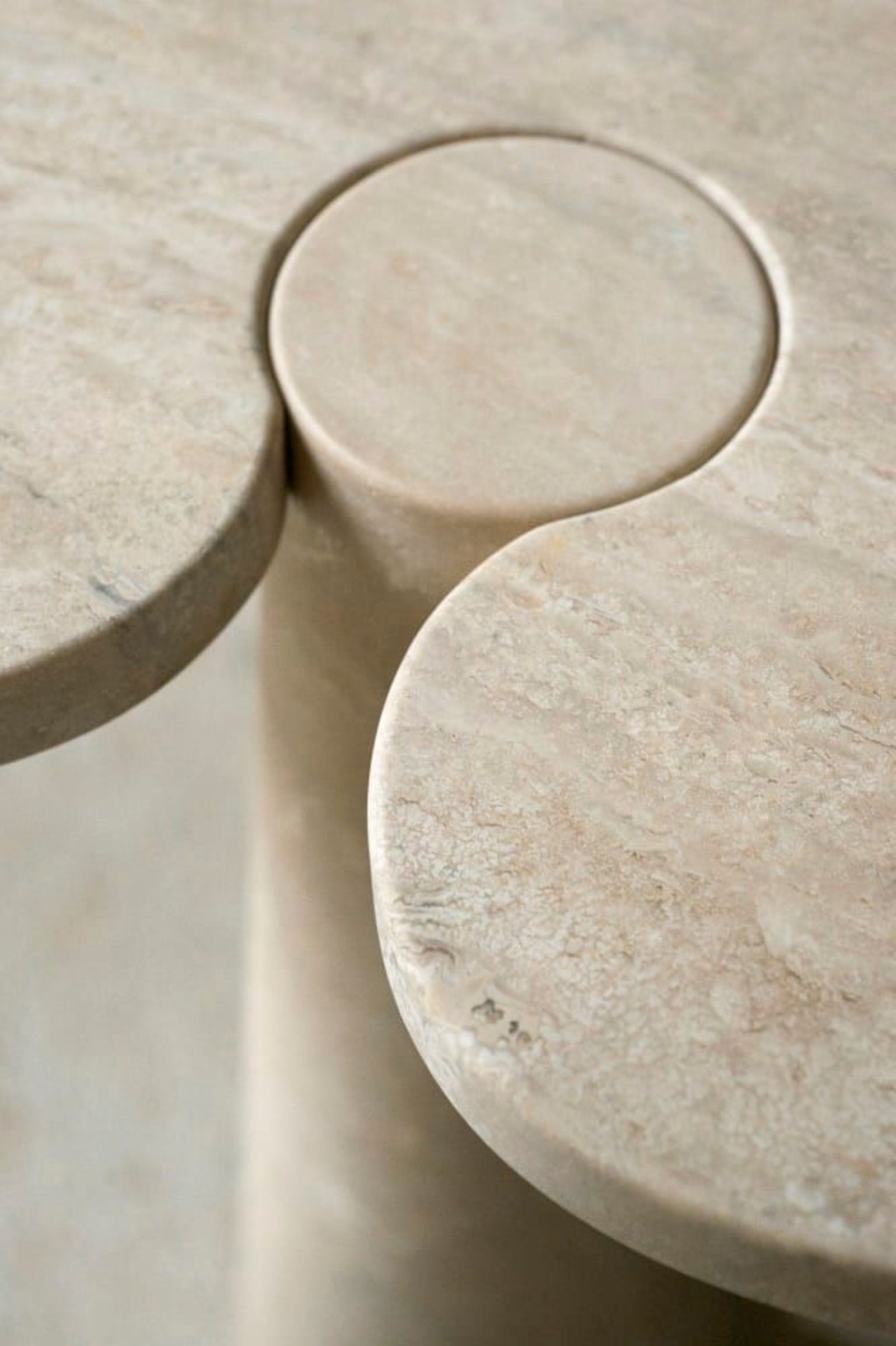 Mesas travertino detalle