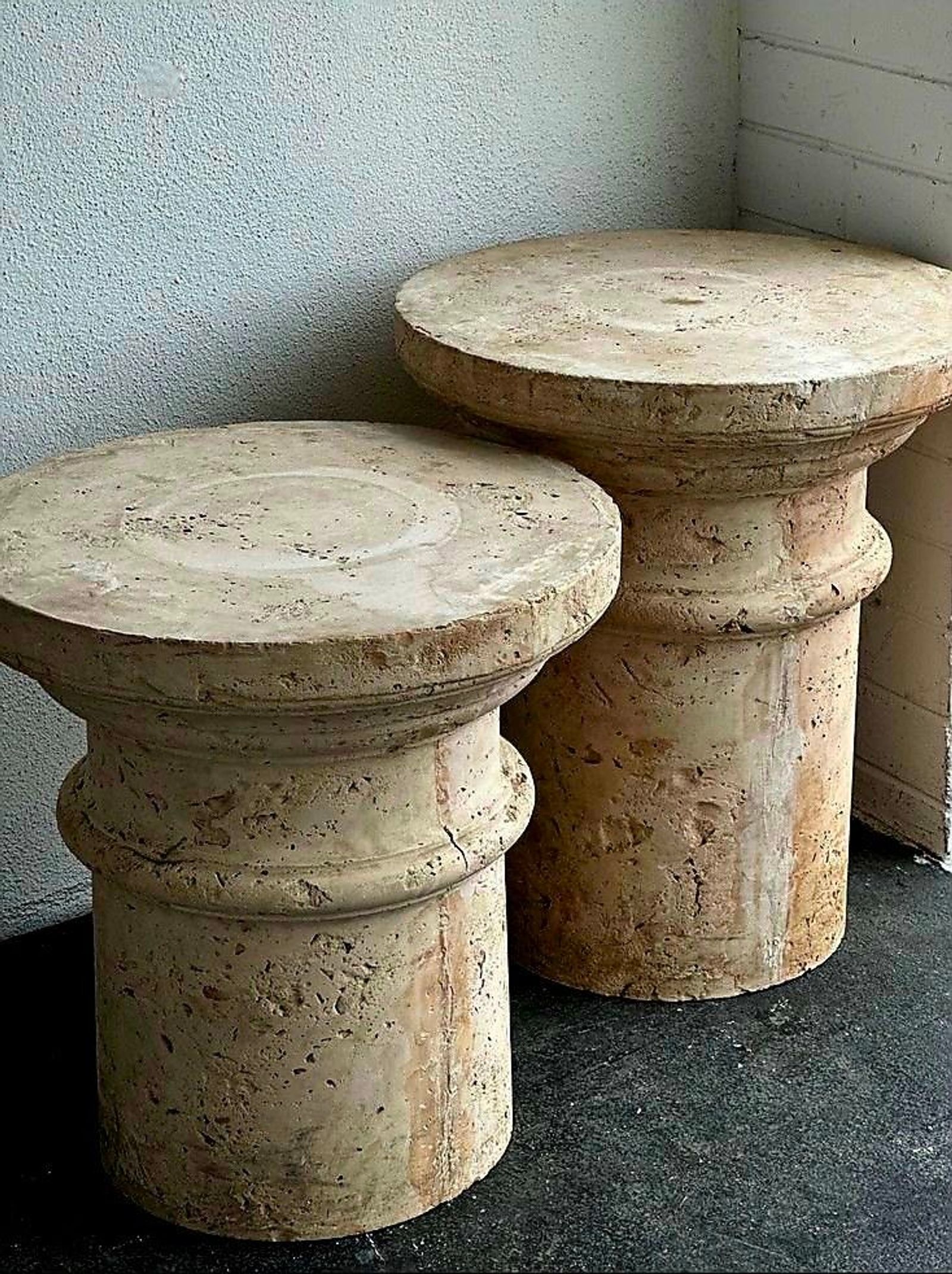 Mesas auxiliares travertino